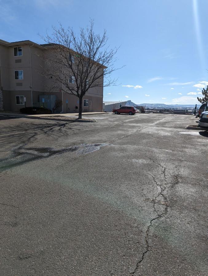 Days Inn & Suites By Wyndham Castle Rock Exterior foto